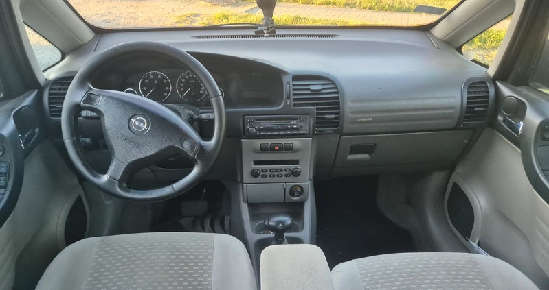 Opel Zafira cena 4100 przebieg: 295250, rok produkcji 2003 z Wrocław małe 67